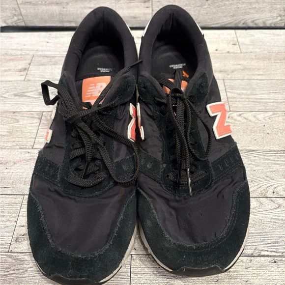 New Balance Black and Pink Athletic Shoes - Picture 4 of 7